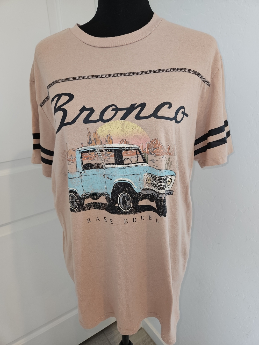 Ford Bronco Roam Free Vintage Graphic Tee Size Medium - Picture 2 of 10